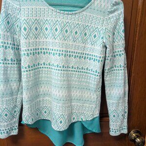 Teen Teal long sleeve top -- size XL